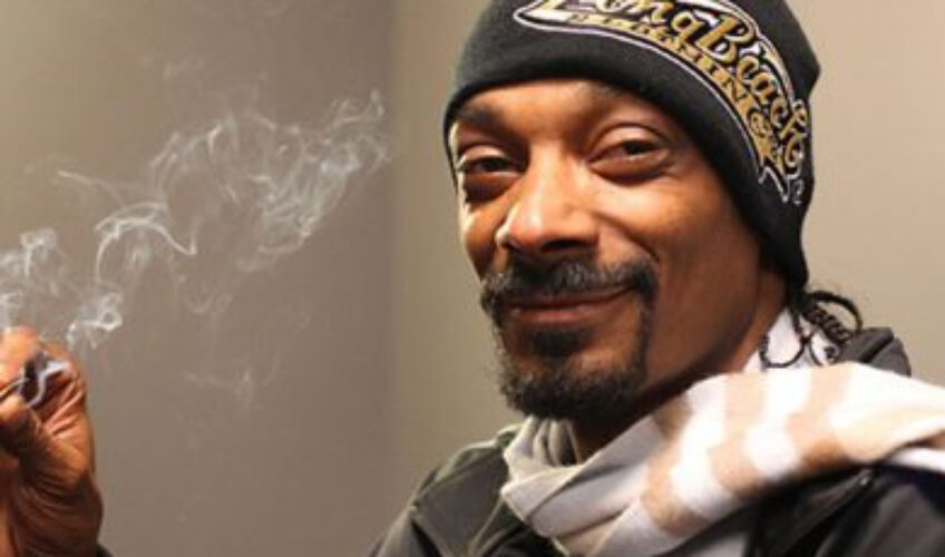 Snoop Dogg elárulta, hogy mennyi füves cigit tol el manapság naponta, tíz év alatt harmadolta az adagját